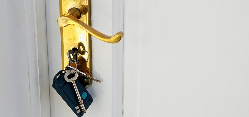 Broken Door Key Extraction in Burlingame, CA